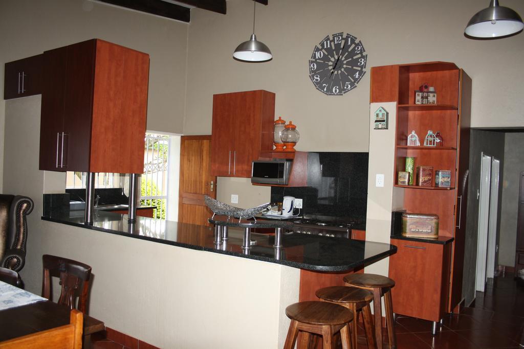 Jelani Guest House White River Exterior photo
